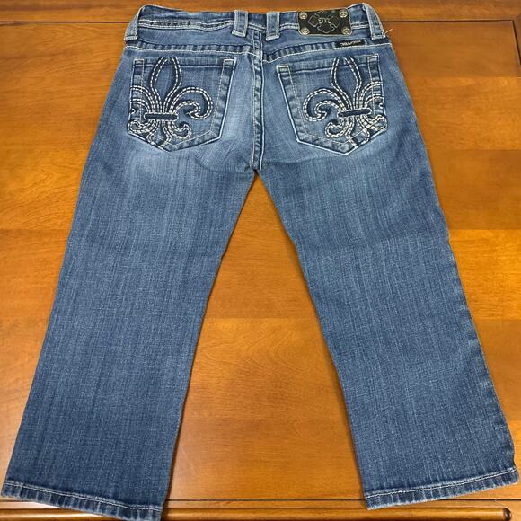 Miss Me Jeans Crop JP4369CECR Embroidered Medium Wash Sequoia Low-Rise Size 27 - Picture 6 of 9